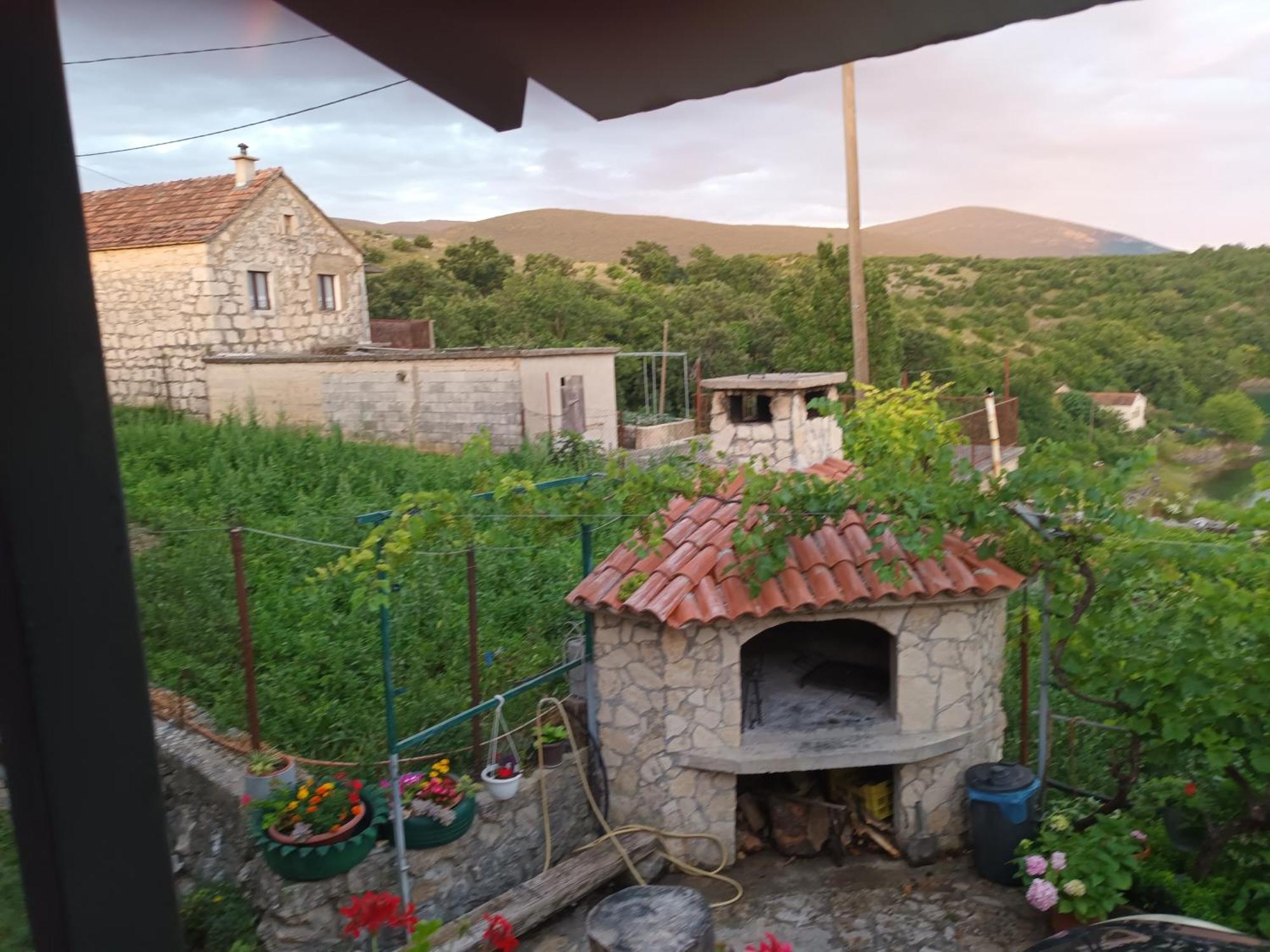 Brnara Kravarica Vrlika Εξωτερικό φωτογραφία